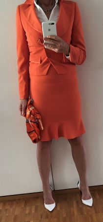 Sexy elegante sportliche Kostüm Orange