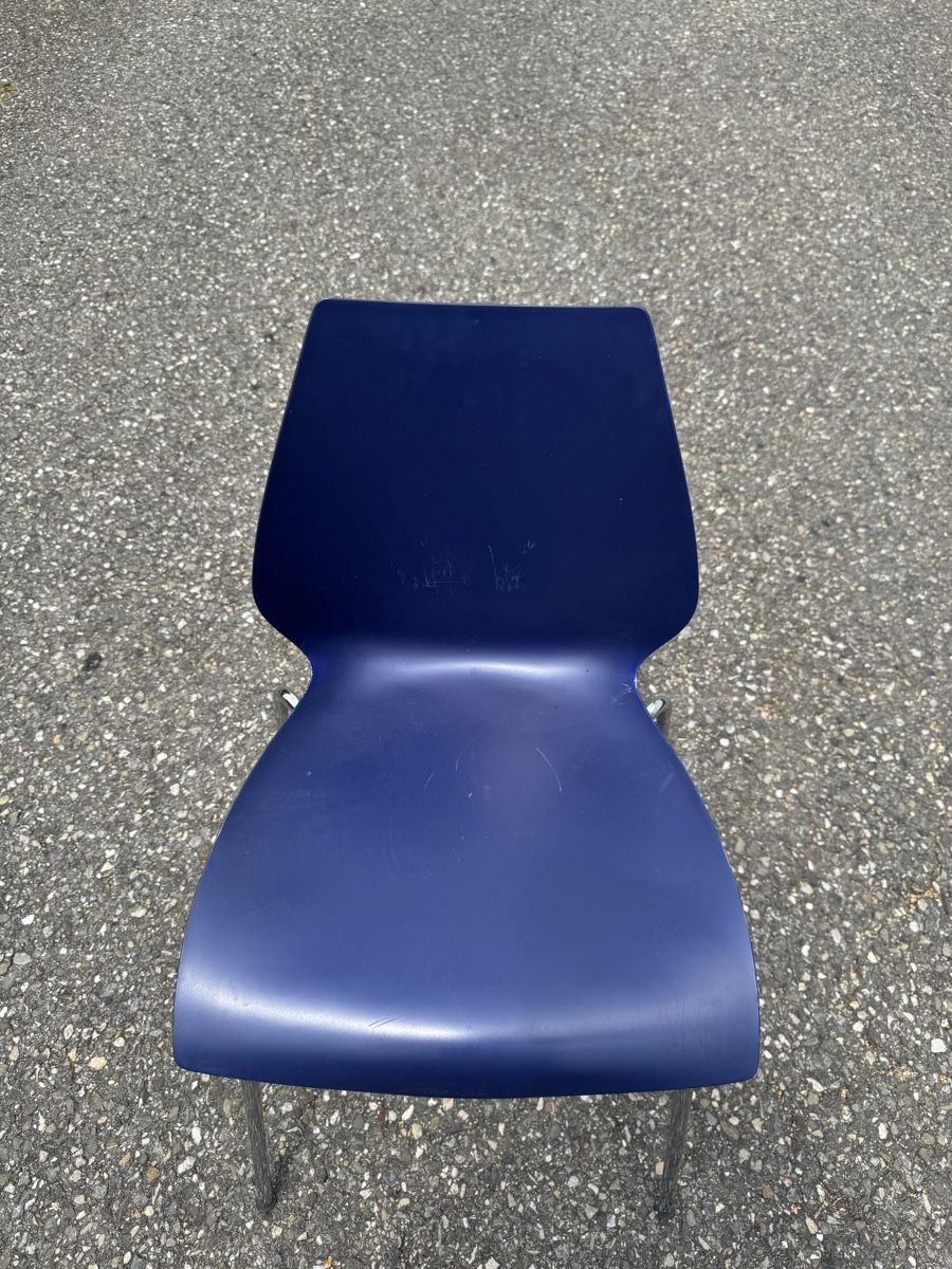 Chaises: Kartell Stuhl ab 1.-  – D'occasion à Grenchen par Design-Outlet 1