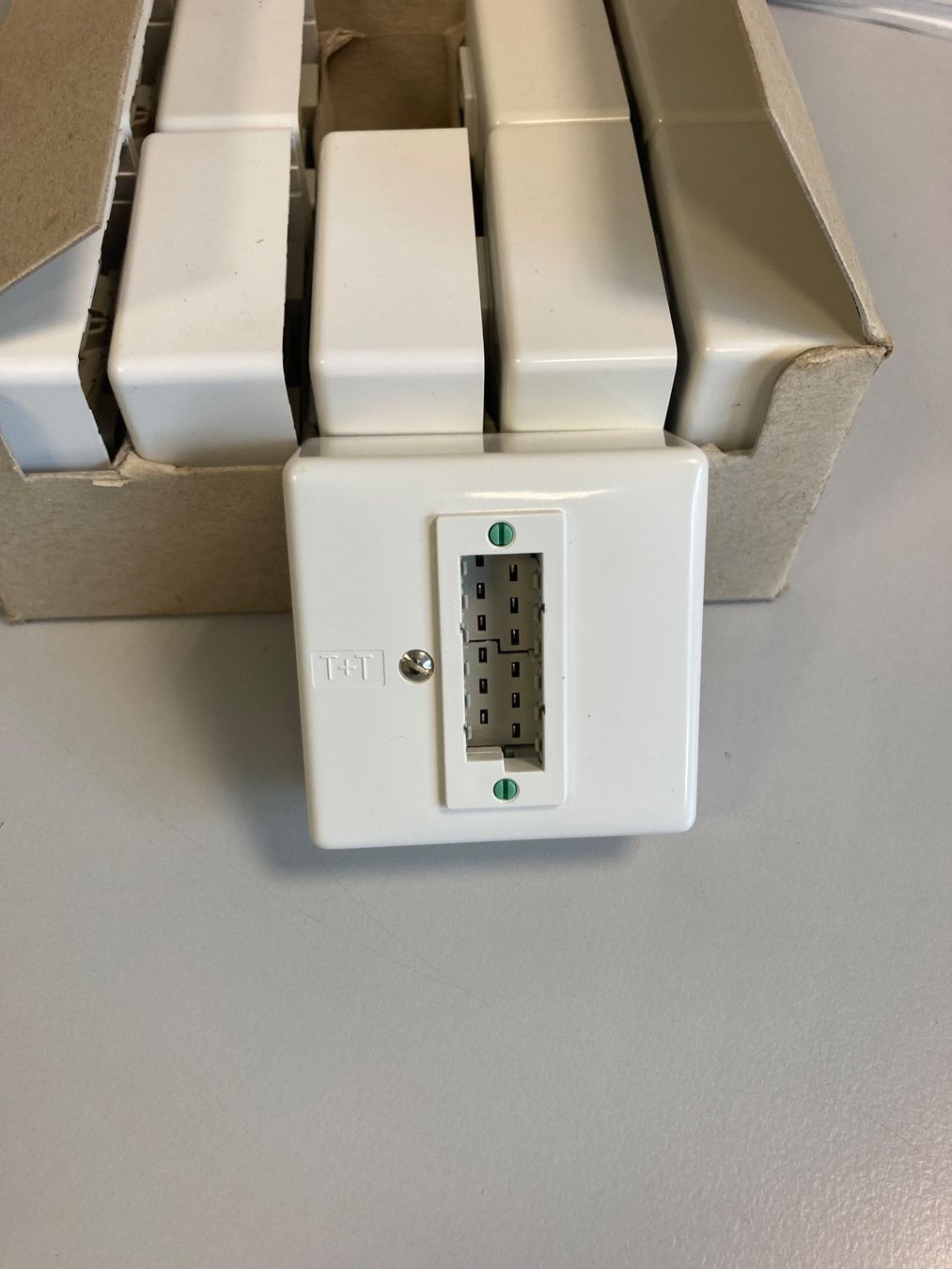 Spine: Reichle Telefon Doppel Steckdose TT-83 – Nuovo (secondo la descrizione) da Au ZH venduto da Drecom 3