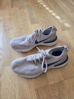 Nike Epic React Flyknit Laufschuhe, Gr. 43