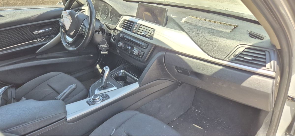 BMW Autos: BMW 320D – D'occasion à Bülach par _milziv 5