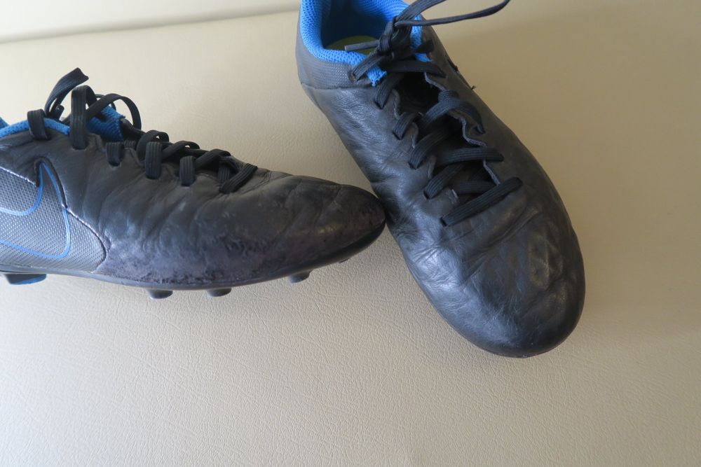 Chaussures de foot crampons Nike TIEMPO pointure 36.5 Acheter