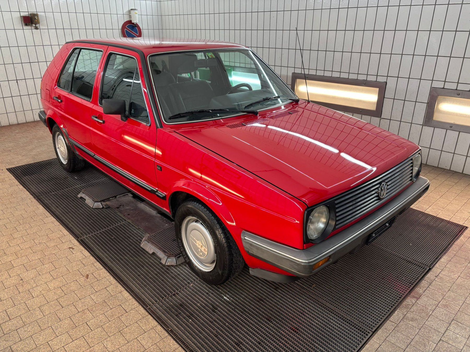 VW Automobili: VW Golf GL 1.8L 90 PS – Usato da Walzenhausen venduto da hei_kv2g