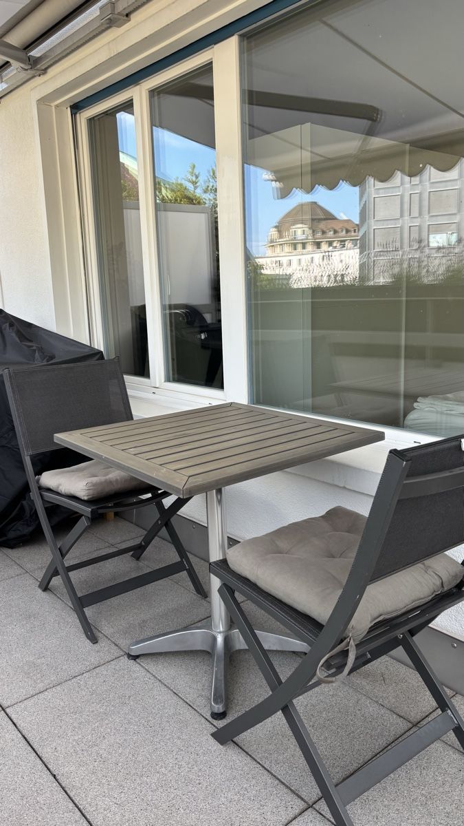 Tables: Gartenmöbel Set – D'occasion à Basel par leo_mld9