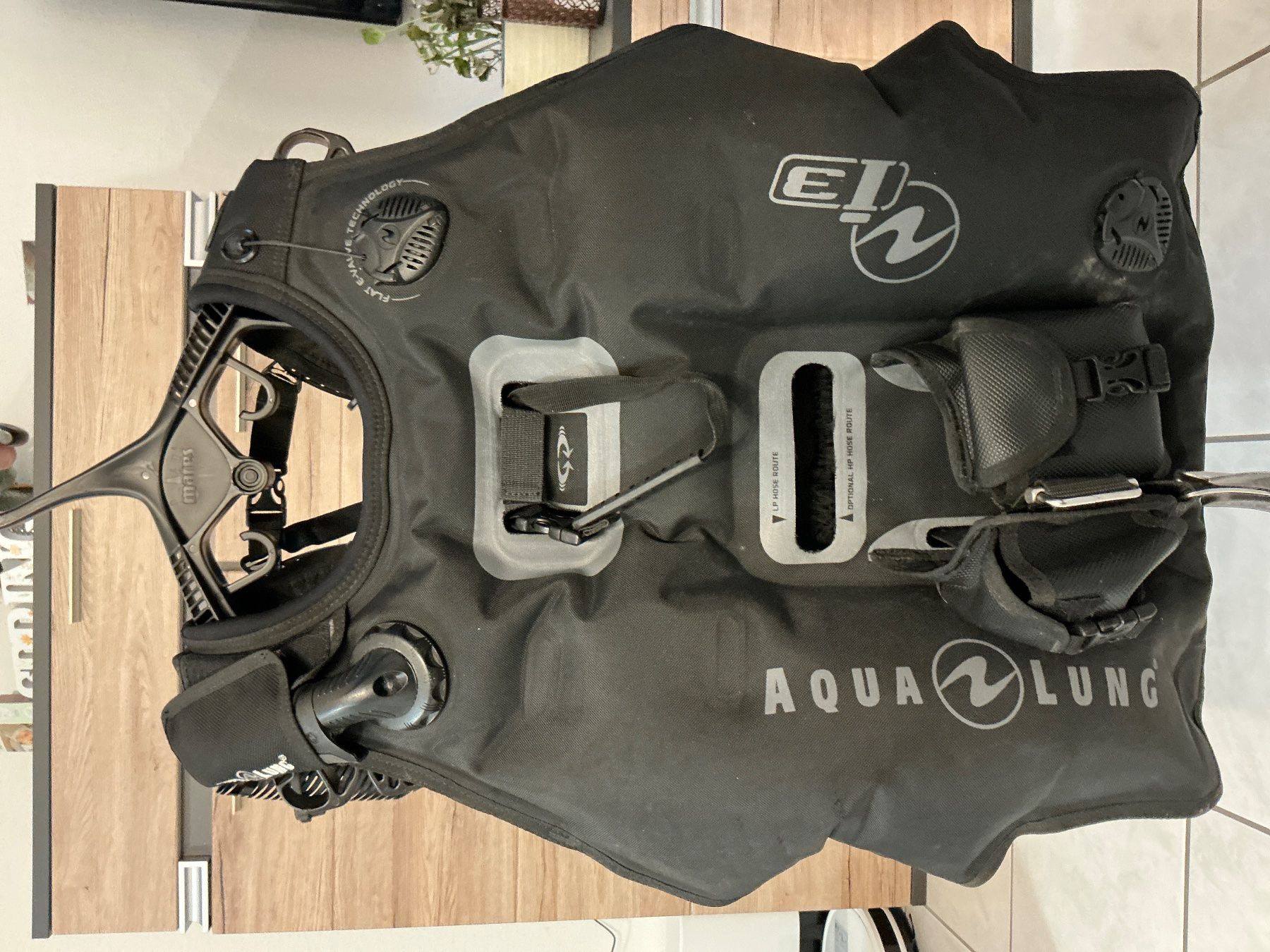 Respiratori & Giubbotti: Tarierjacket Aqua Lung Dimension i3 BCD-Disconrinnes Gr.S/M – Usato da Galgenen venduto da 67sab