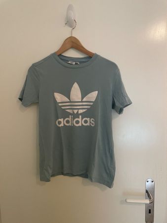 Adidas T-Shirt (Grösse 36)