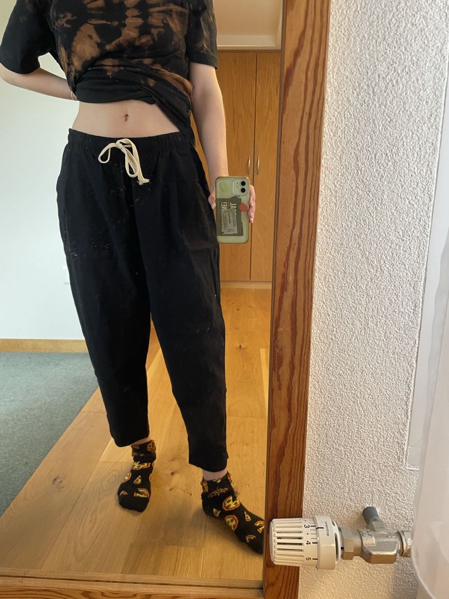 Pantalons: schwarze Stoff Sommerhosen, Grösse M – D'occasion à Lenggenwil par mai_2m5q 2