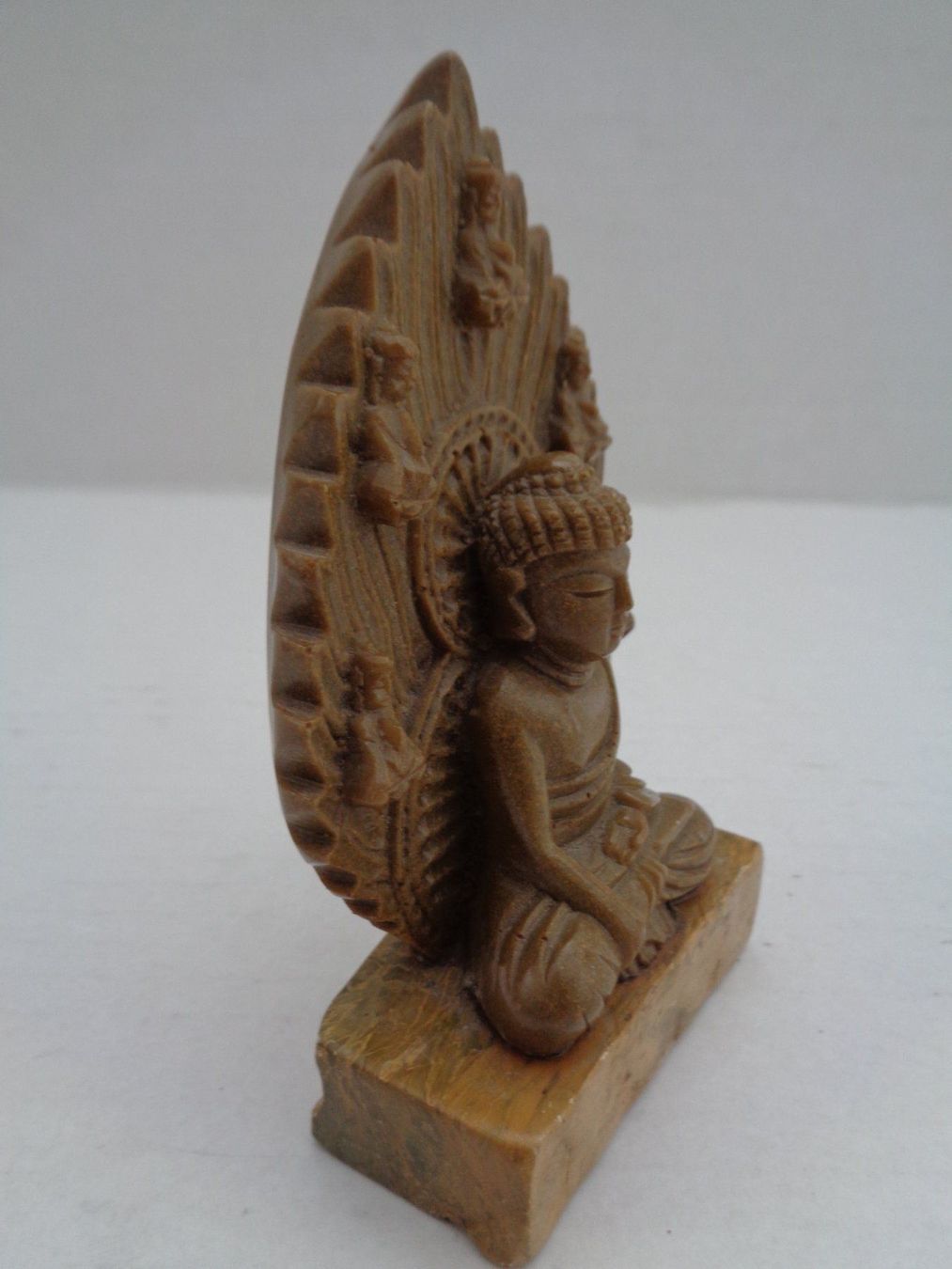 Skulpturen & Statuen: Kleiner Buddha auf Steinsockel – Gebraucht aus Chur von omonia 3