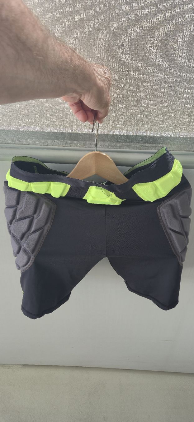 Decathlon Protezioni & Imbottiture: Sous short protection  – Nuovo (secondo la descrizione) da Cheseaux-Lausanne venduto da stevo85 1
