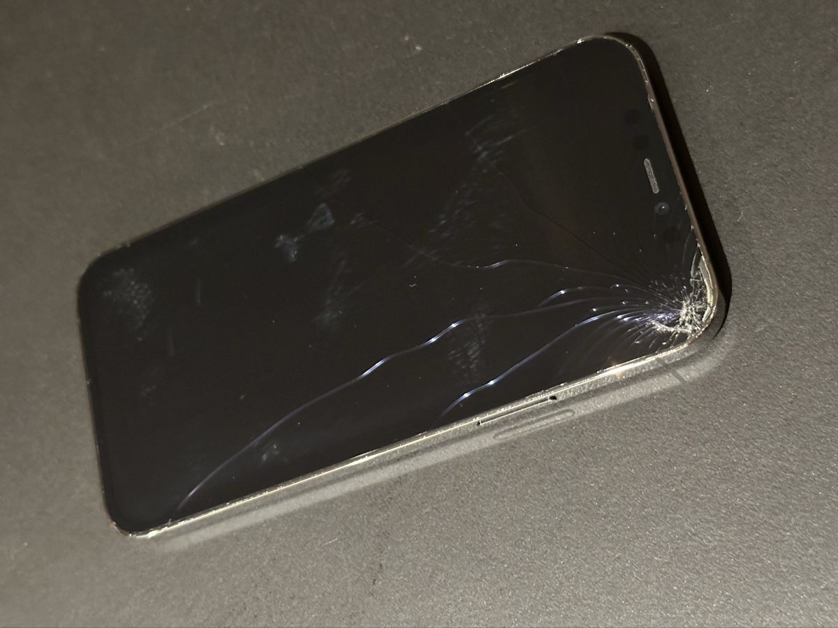 Apple Portables: Apple iPhone 12 Pro 128 GB Graphite / Schwarz – D'occasion à Seuzach par zh1989 2