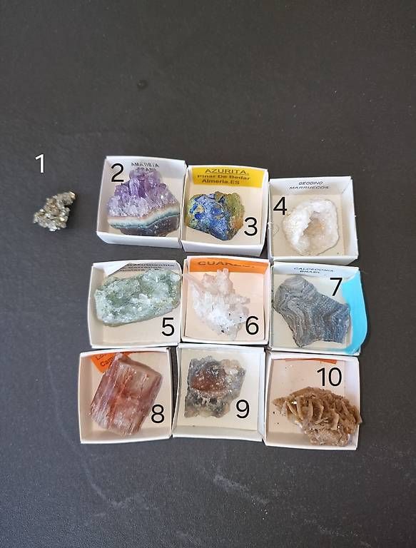Edelsteine: Pierres précieuses  – Gebraucht aus Corcelles-près-Concise von Popa999