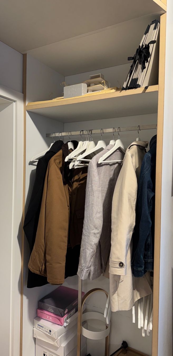 Guardaroba: Schreiner-Garderobe Weiss – Usato da Zürich venduto da von_h6p5