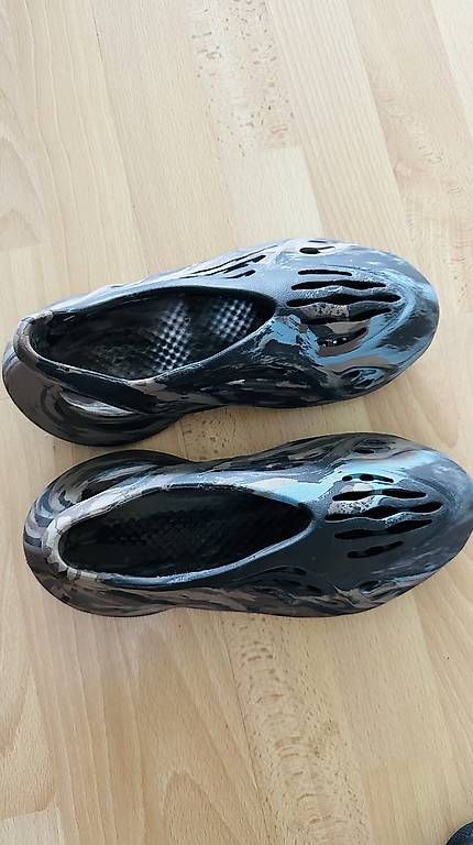Scarpe da uomo: adidas Yeezy Foam Runner 43 – Usato da Kloten venduto da jasonjason1206 1