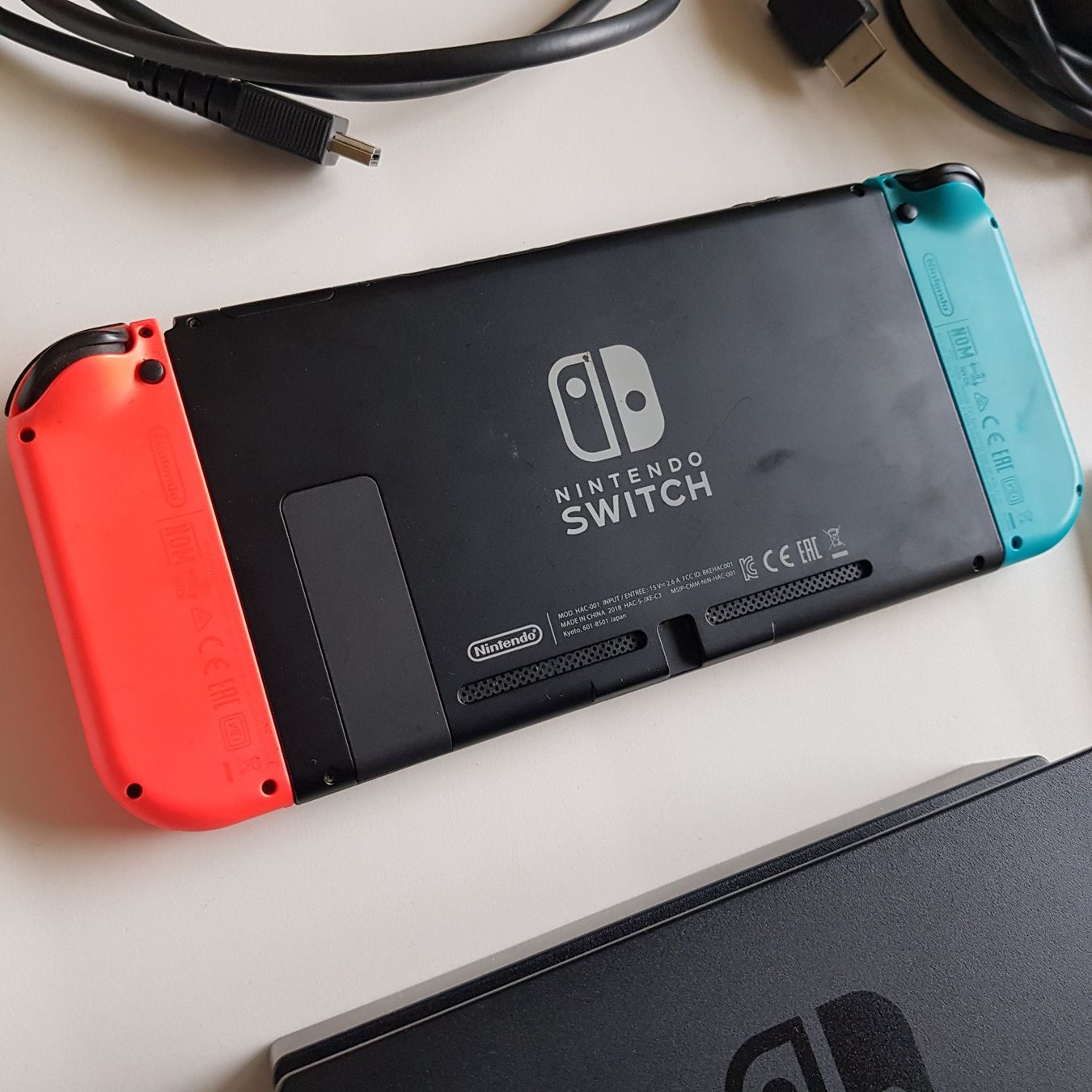 Nintendo Console: Nintendo Switch Konsole + Pokémon + Zelda + amiibo – Usato da Münchenstein venduto da 2DGames 2