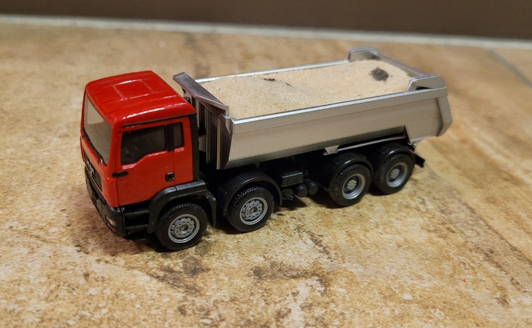 Herpa Kit di modellismo & Modellini statici: Herpa LKW's 1:87 – Usato da Hettiswil venduto da kuese85 5