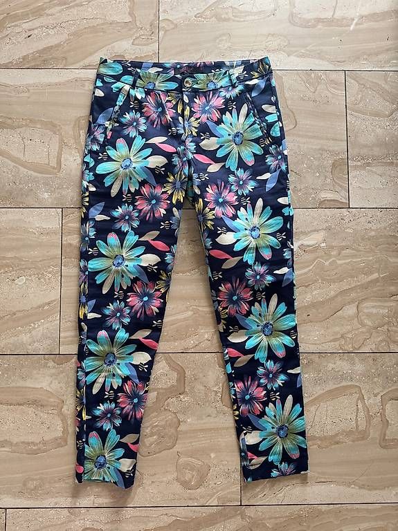 Pantaloni: Hose mit Blumenmuster – Usato da Allschwil venduto da puc_x5z7 2