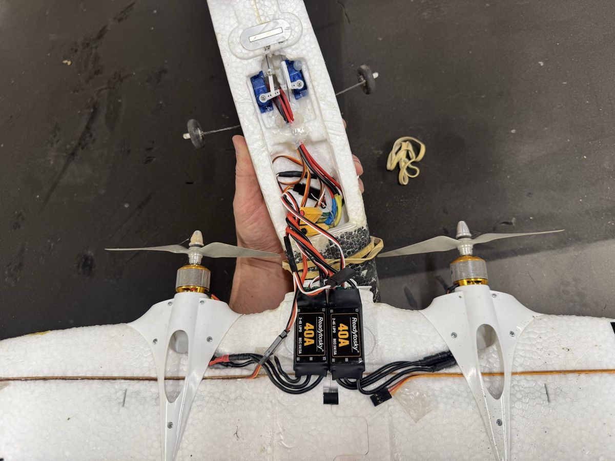 Modellismo RC: Modellflugzeug 2-motorig Tuning – Difettoso da Oeschenbach venduto da Cyrax01 1