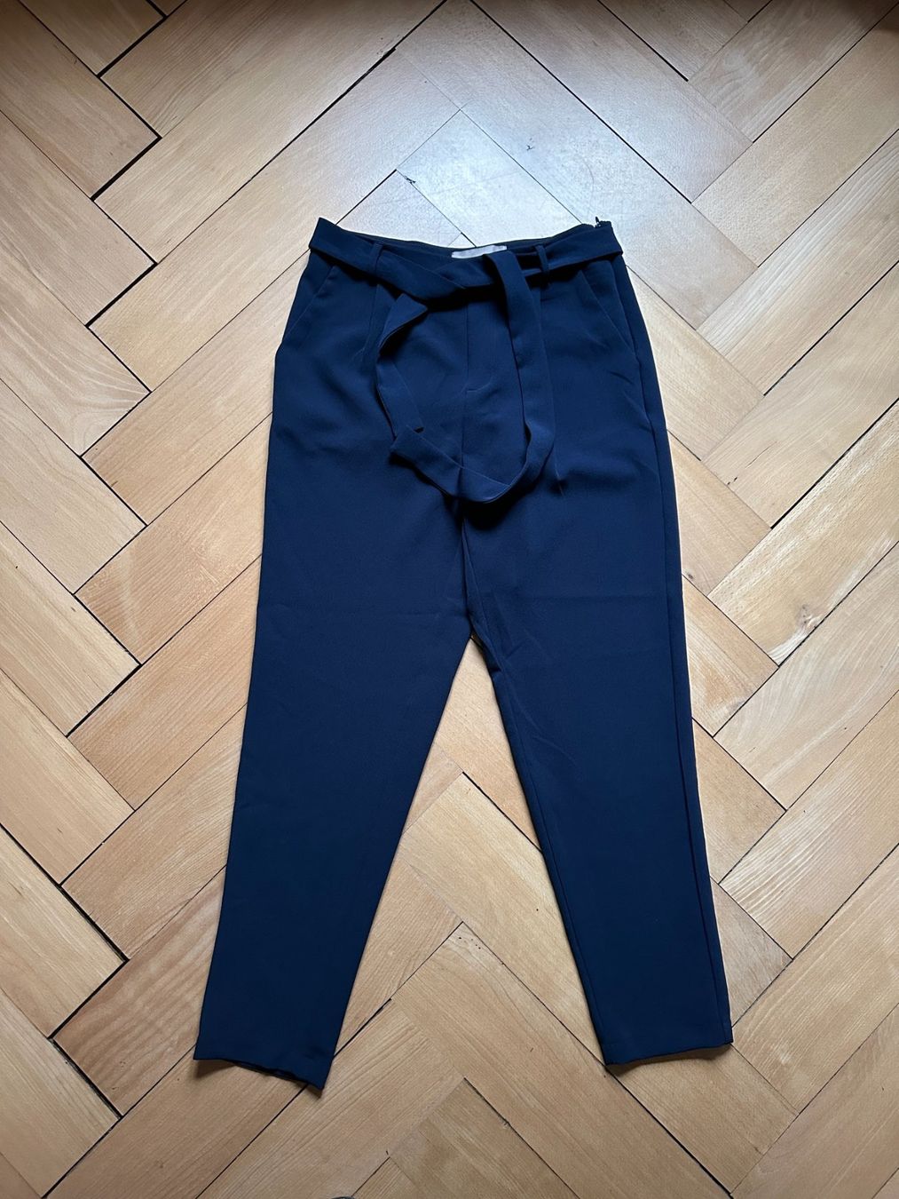Vero Moda Hosen: VERO MODA - Hose dunkelblau 34 – Gebraucht aus Zürich von Diazaio