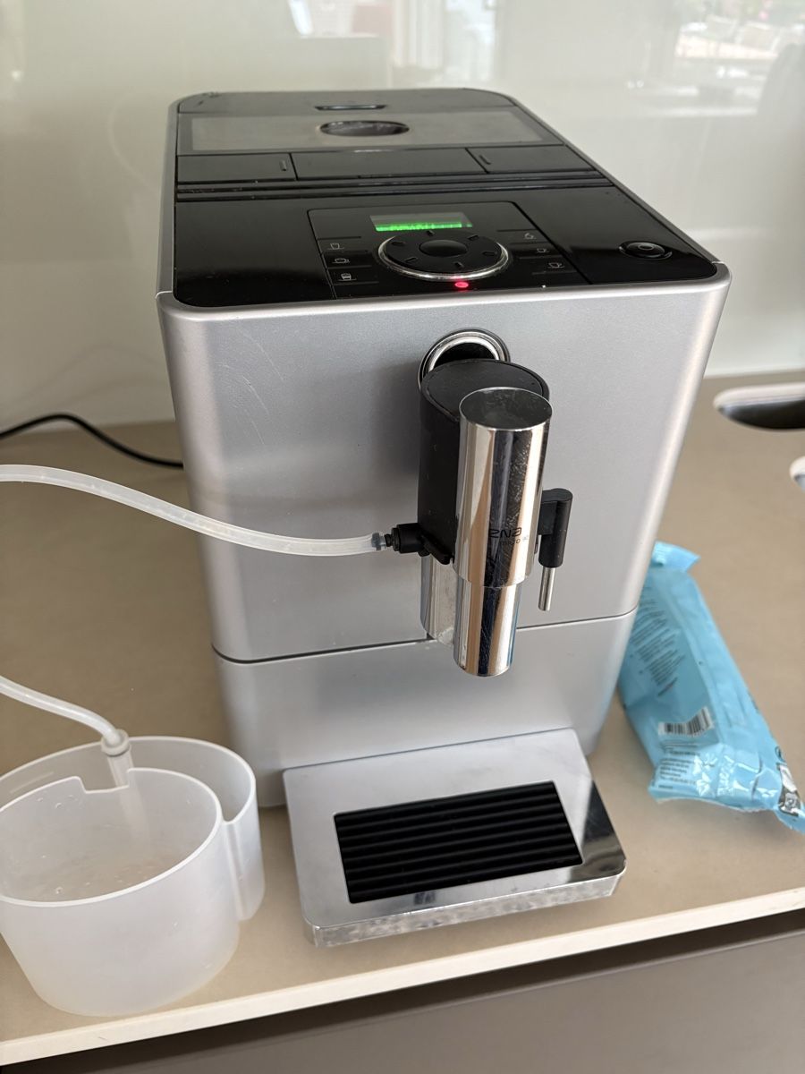 Jura Kaffeemaschinen & Espressomaschinen: Jura Ena  90 – Gebraucht aus Wollerau von AMJones