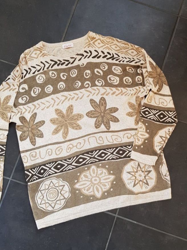 Kleiderpakete: 4 schöne Pullover, Grosse Grössen – Gebraucht aus WALTERSWIL SO von thb_ybm8 1