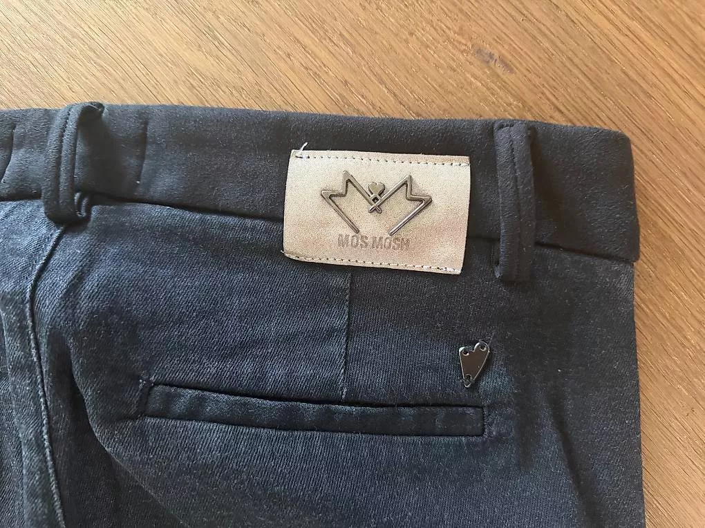 Pantaloni: schwarze Hose – Usato da Volketswil venduto da zjctcler