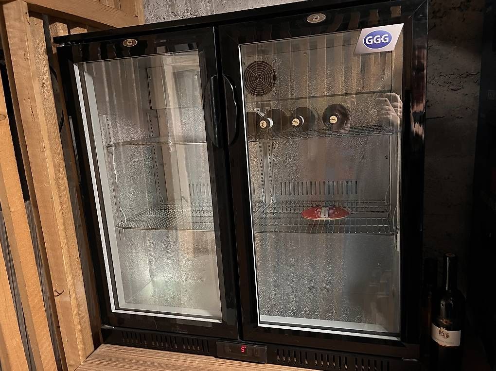 Kühlschrank: Gastro Flaschenkühlschrank – Gebraucht aus Zweisimmen von RachelM111 1