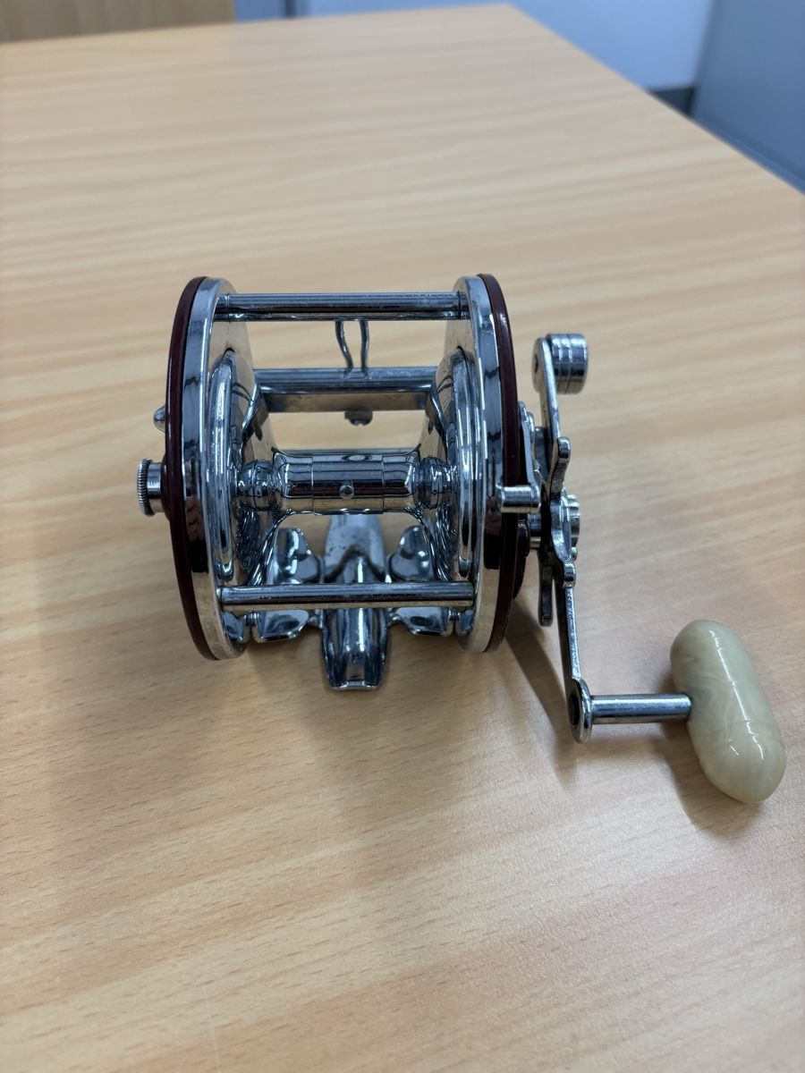 Tamburi & Mulinelli: Vintage Multirolle Penn Peer No. 309 – Usato da Rheinfelden venduto da Fisch223. 4