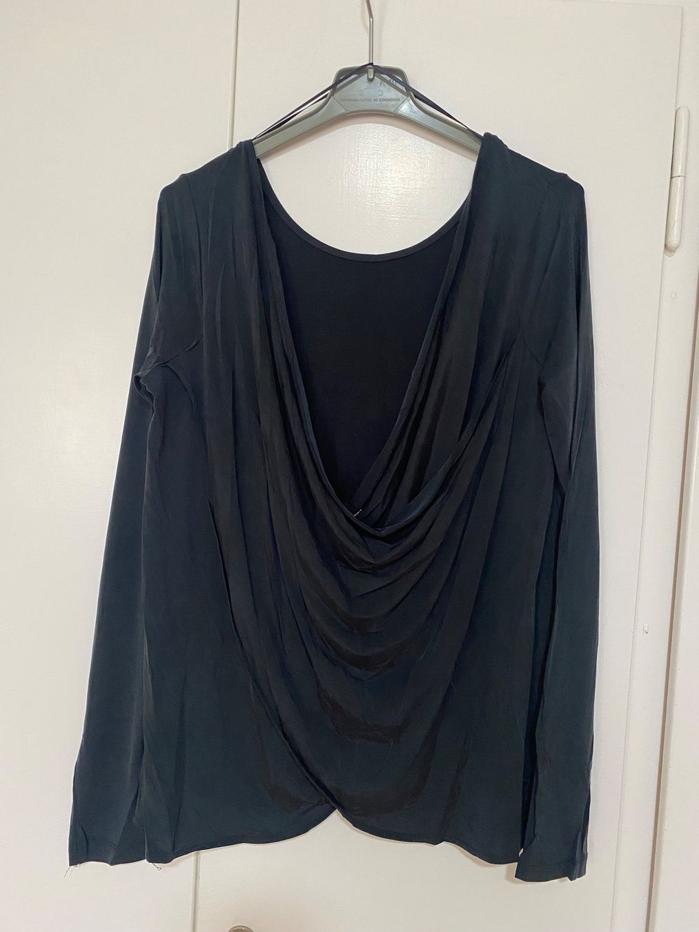 H&M Top: Top elegant, rückenfrei Gr 38 – Nuovo (secondo la descrizione) da Zürich venduto da Herbion1 1