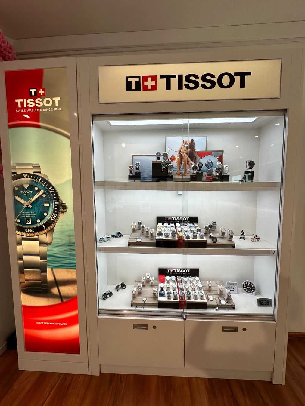 Scaffali: Uhr und Schmuck Display – Usato da Bremgarten AG venduto da uhrenshopp 2