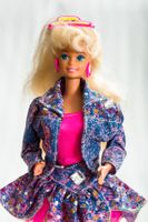 Barbie and the Beat Puppe Jeans look 2751 leuchtet glow 80er