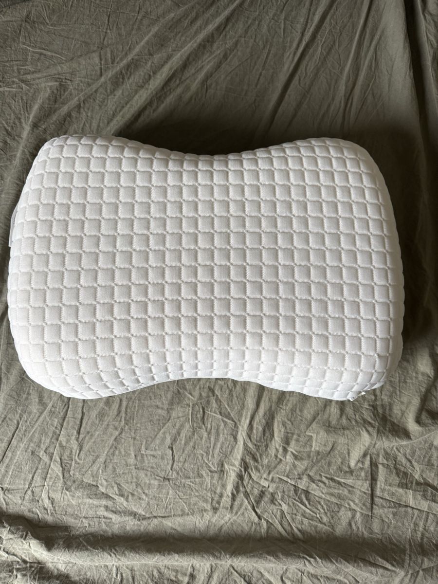 Ikea Cuscini: IKEA Ergonomic Pillow Used Once – Nuovo (secondo la descrizione) da Zürich venduto da hai_s77c