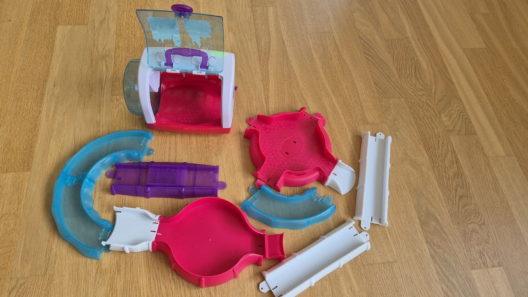 Spielzeuge: live Pets Käfig +Bahnen – Gebraucht aus Attinghausen von Zilber