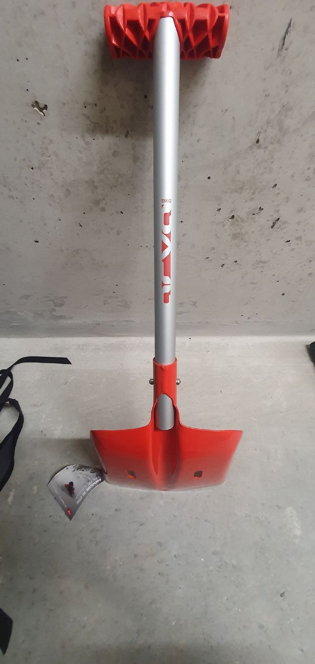 Skis: Pelle a neige arva – Neu (gemäss Beschreibung) aus Aclens von fab_m6hp