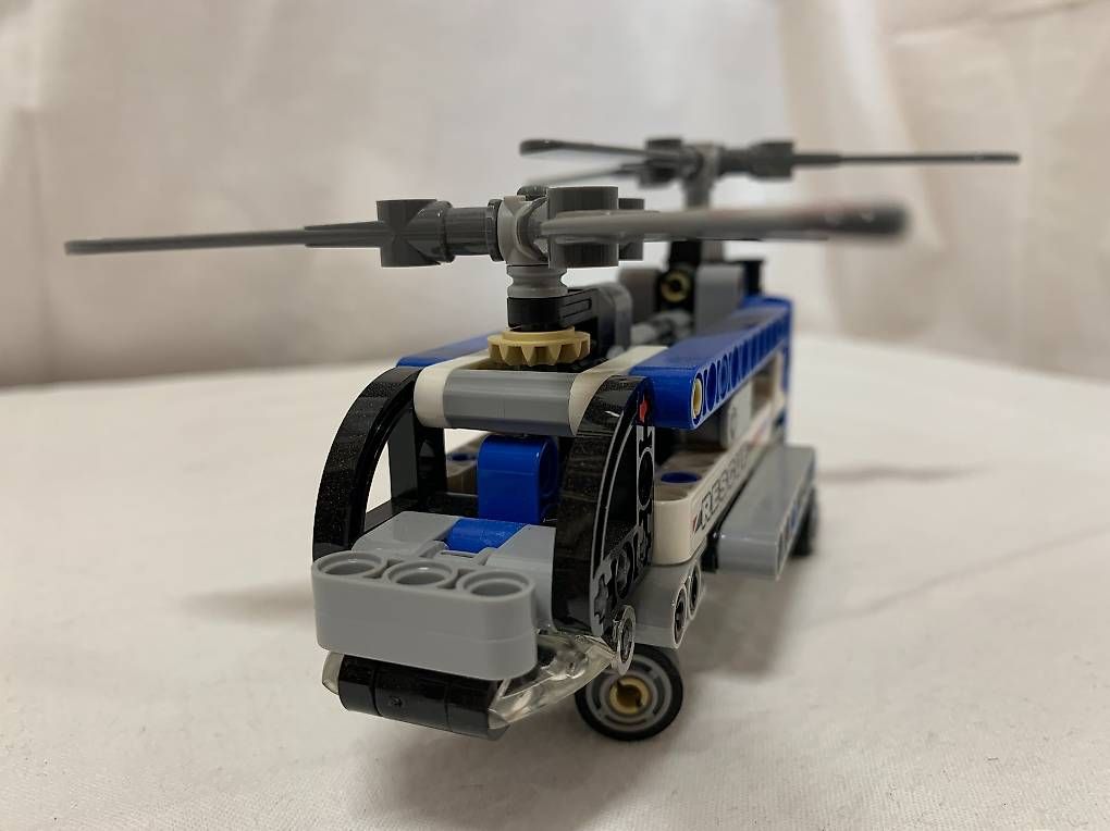 Lego Jeux de construction: Lego Technic Doppelrotor Hubschrauber – D'occasion à Meikirch par meineangebote 2