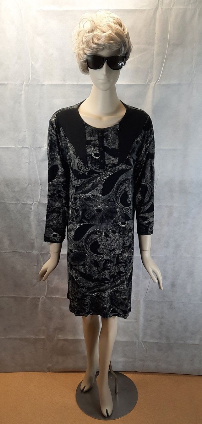 Kleider: Midi Kleid gemustert schwarz weiss Gr. 44 – Neu (gemäss Beschreibung) aus Seuzach von VT-Collections1 2
