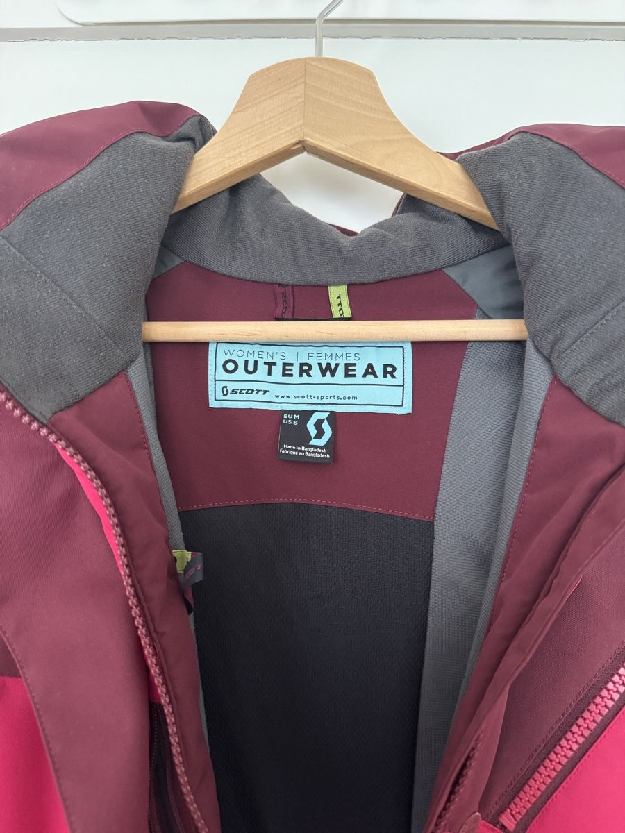 Scott Jacken: Scott Damen Skijacke – Gebraucht aus St. Gallen von BiancaL11 2
