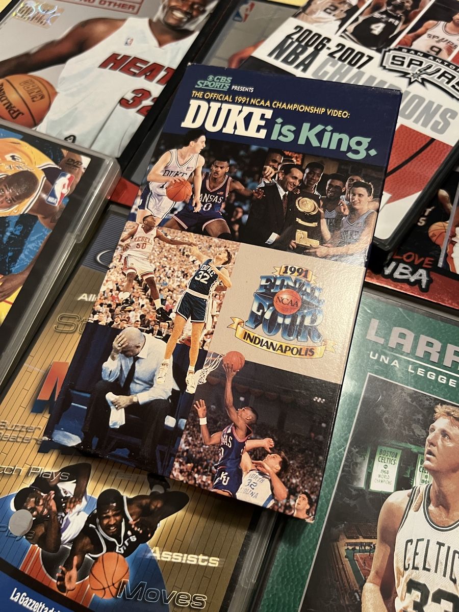 Tutti i VHS: NBA Collection Michael Jordan, Shaq, Larry Bird + VHS NCAA D – Nuovo (secondo la descrizione) da Muralto venduto da dan_pf8r