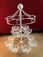 Cupcake Ständer Etagere weiss Metall Karussell Hochzeit Deko