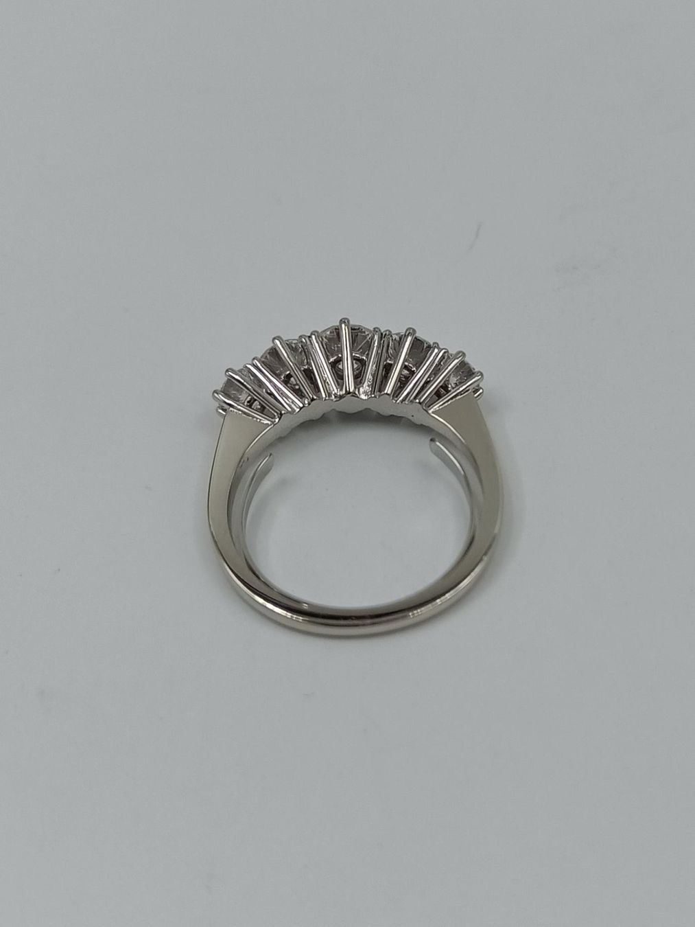 Ringe: FUNKELNDER DIAMANTRING IN 750 WEISSGOLD – Gebraucht aus Luzern von EdiGem 7