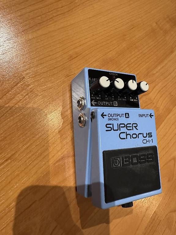 Musikinstrumente: Boss CH-1 Super Chorus  – Neu und originalverpackt aus Payerne von Eliona_11 1