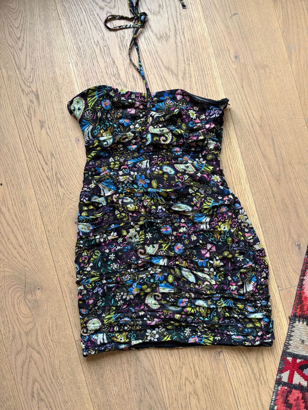 Poltrone: Mini-robe d'été noire à imprimé fleuri, taille 36 – Nuovo e nell'imballaggio originale da Genève venduto da bha_jcf5