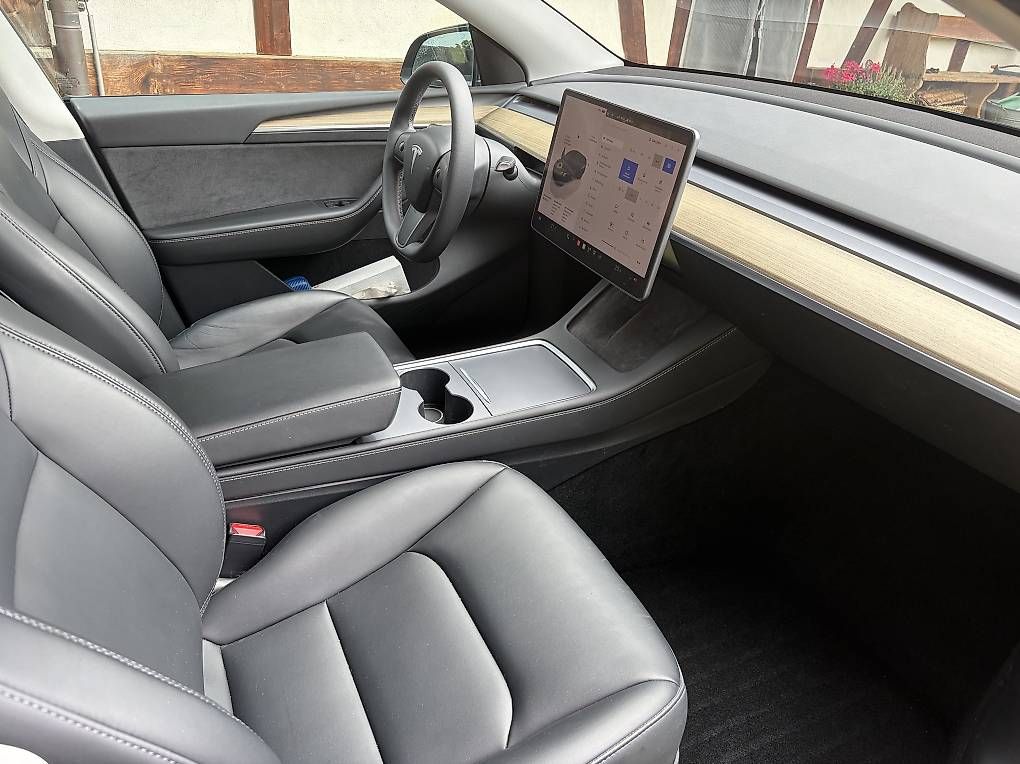 Autos: Tesla Model Y / RWD / EAP / AHK – D'occasion à Wattenwil par effe1976 4