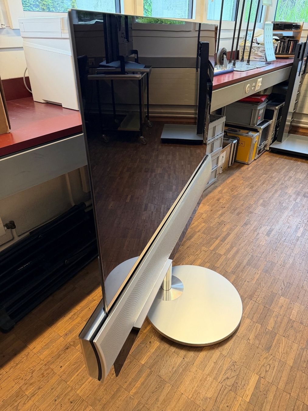 Bang & Olufsen Televisori: Bang & Olufsen Beovision Eclipse 55mk2 & mot. Bodenstandfuss – Usato da Seuzach venduto da Silent_bo0 1