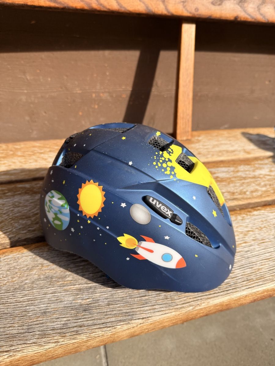Uvex Helme: Uvex Kinderhelm Weltraum – Gebraucht aus Rüegsauschachen von Grossmeister14