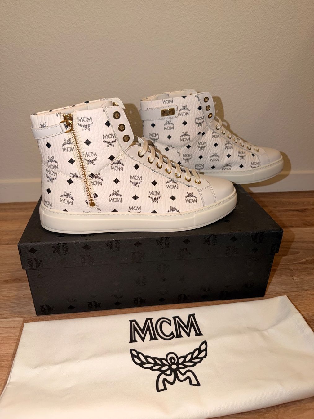 Mcm Herrenschuhe: MCM Sneakers NEU – Neu und originalverpackt aus Zug von mcm.v.i 2