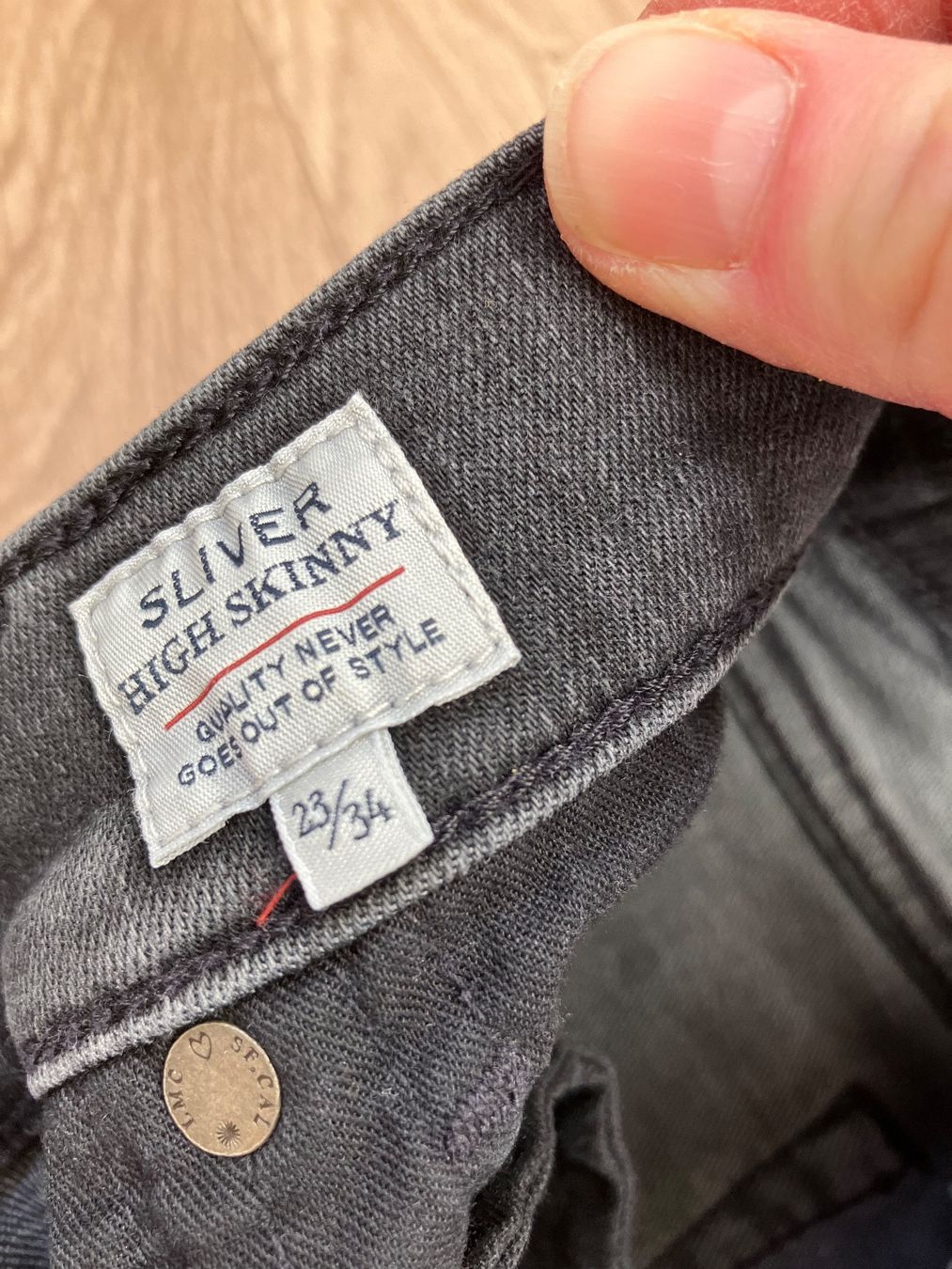 Levi's Pantaloni: Jeans Levis High Skinny 23/34 – Nuovo (secondo la descrizione) da Epalinges venduto da Tosca20 1