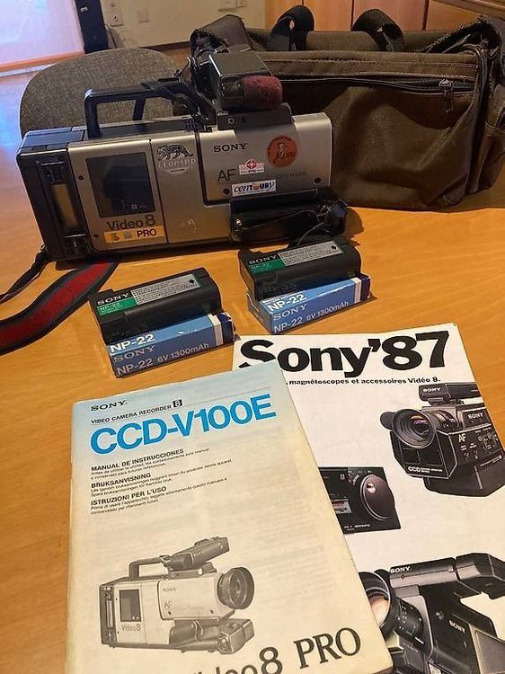 Sony Camcorder: Sony CCD-V100E Video8 Pro mit Originalzubehör – Gebraucht aus Schongau von Retro_Shop