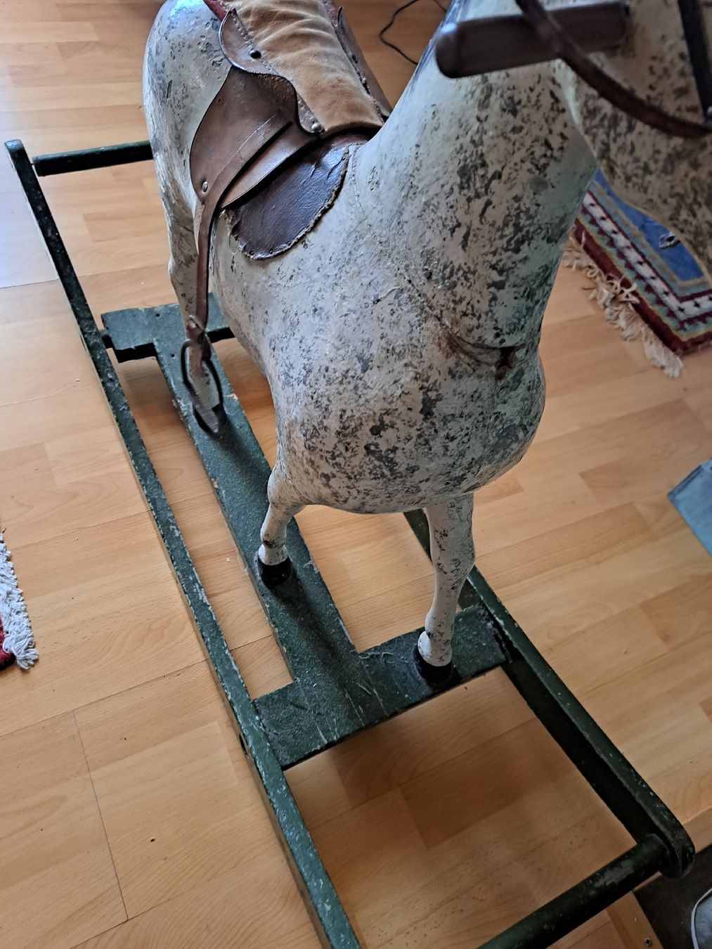Altre altalene da giardino: Antikes Schaukelpferd – Usato da Kölliken venduto da Upcycling-by-Mc-TAM 7
