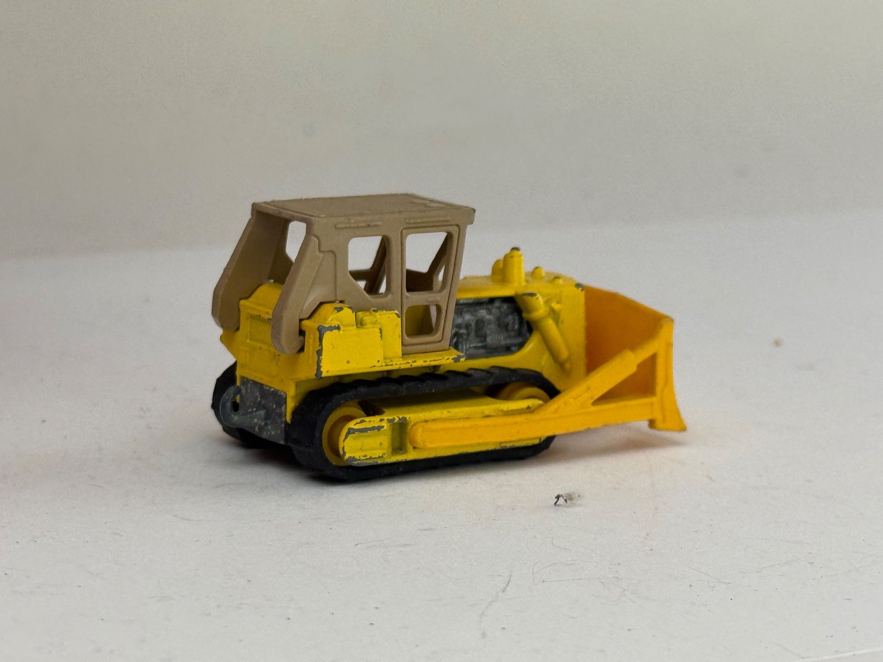 Matchbox Voitures modèles: GB5-Matchbox Caterpillar gelb mit Dach – D'occasion à Elm par Wikmtz 1