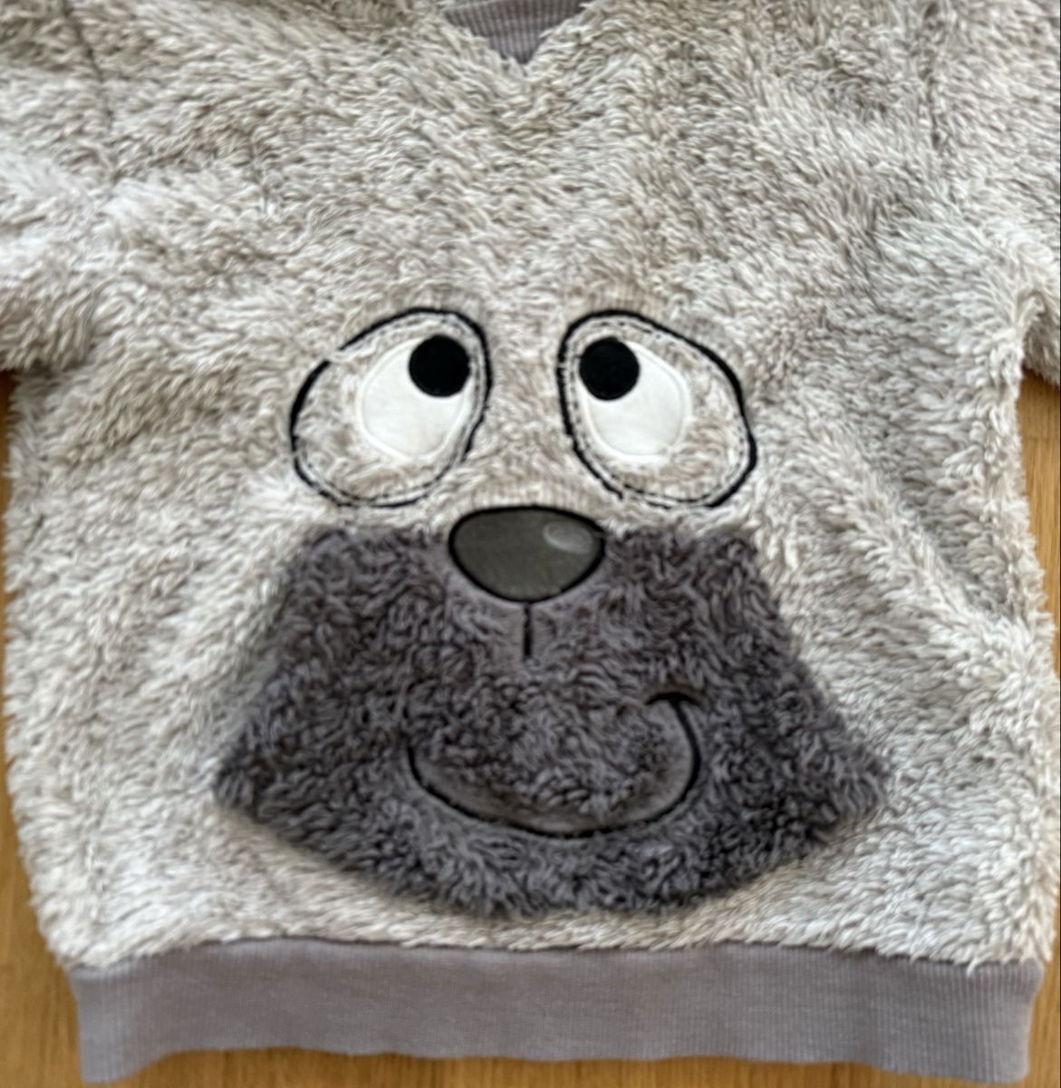 Maglioni & Felpe: Smile - pull à capuche en peluche 🧸 , taille 98 – Usato da Genève venduto da valmath 1
